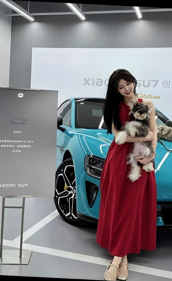 量都这么高的吗？仙女也就长这样吧冰球突破小米SU7的美女车主质(图5)