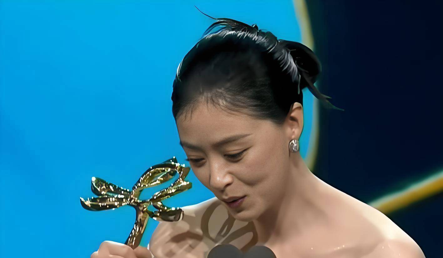 2岁蒋欣哭诉减肥难冰球突破正规网站4(图13) 2岁蒋欣哭诉减肥难冰球突破正规网站4(图13)